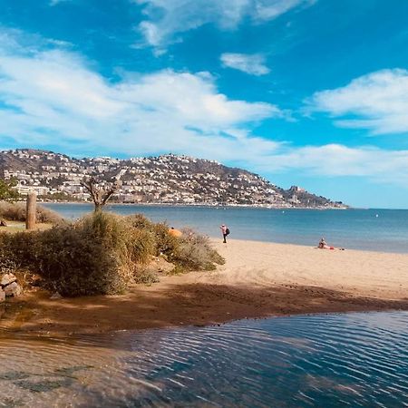 La Baie De Rose Apartment Roses Bagian luar foto