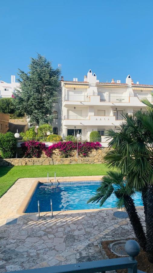 La Baie De Rose Apartment Roses Bagian luar foto