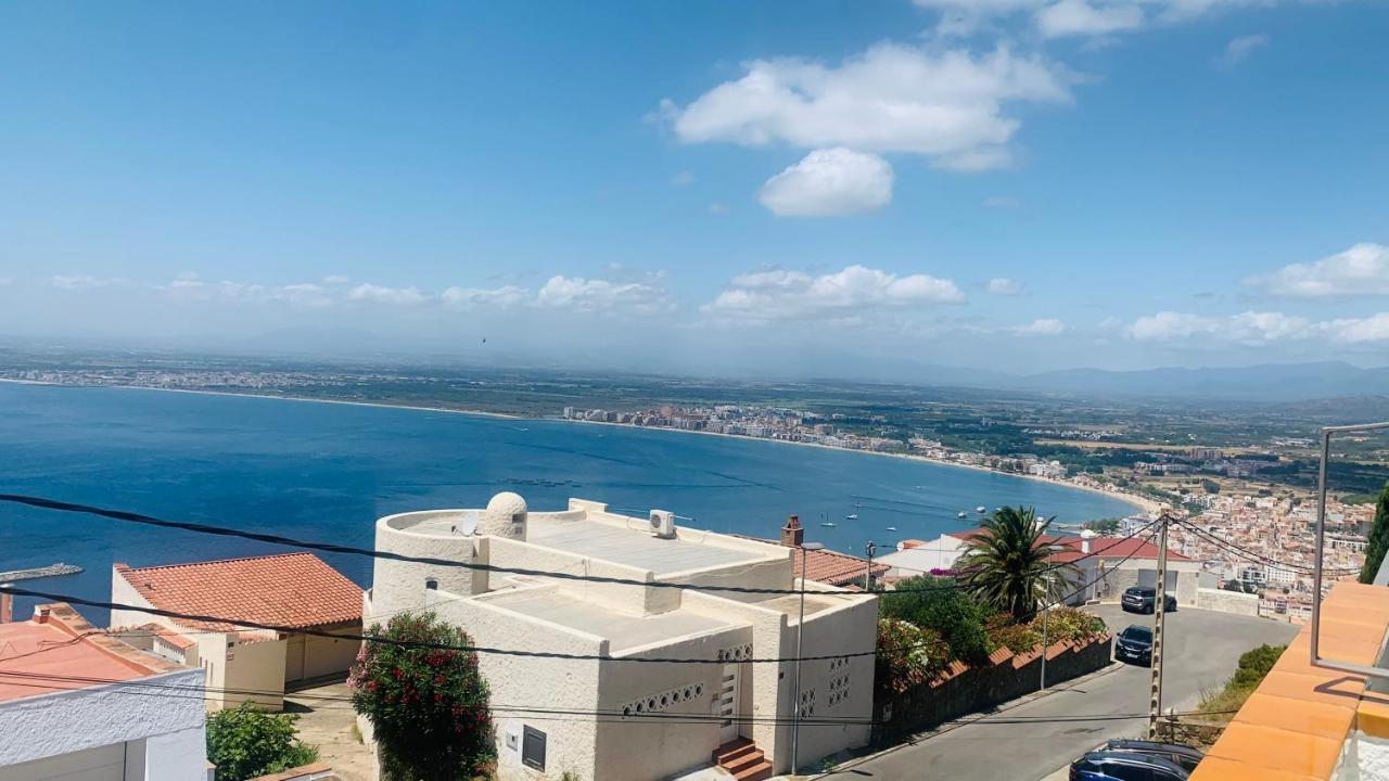 La Baie De Rose Apartment Roses Bagian luar foto