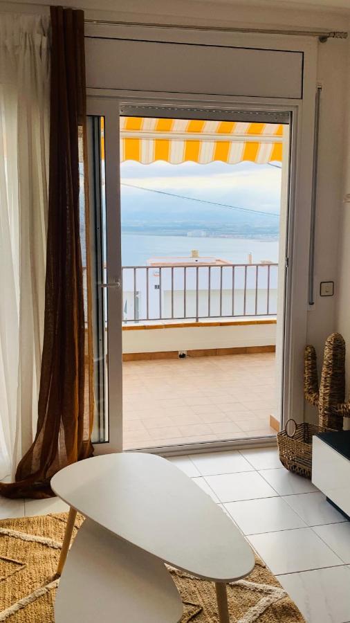 La Baie De Rose Apartment Roses Bagian luar foto