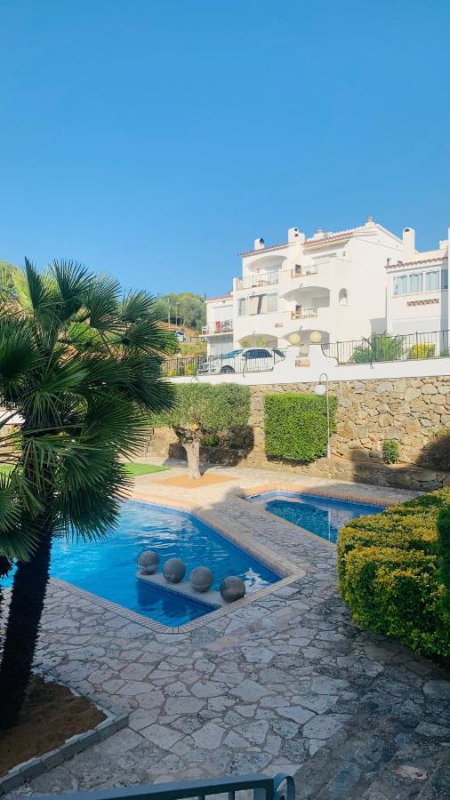 La Baie De Rose Apartment Roses Bagian luar foto